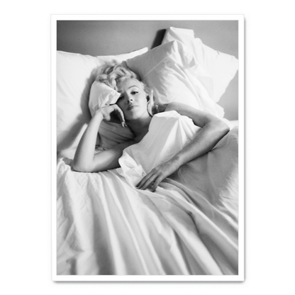 Marilyn Monroe allongée dans son lit