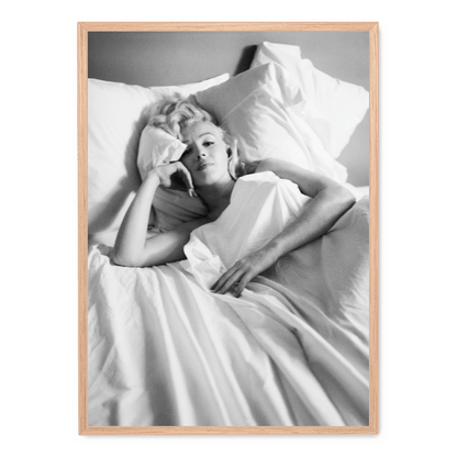 Marilyn Monroe allongée dans son lit