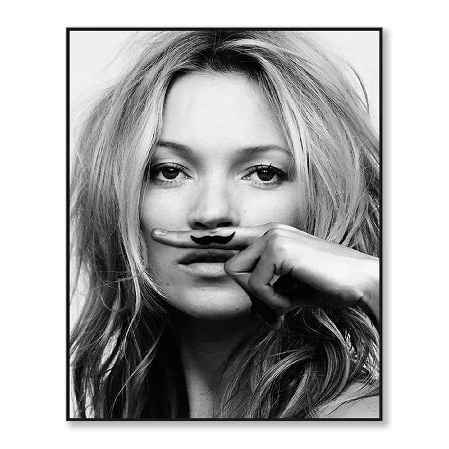 Bigote caprichoso | Kate Moss | supermodelo